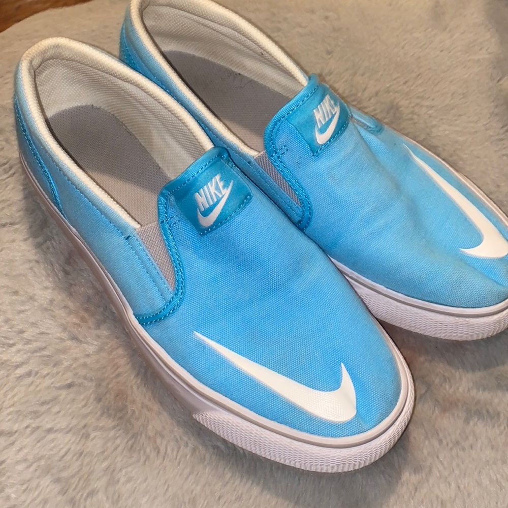 Size 7 Nikes